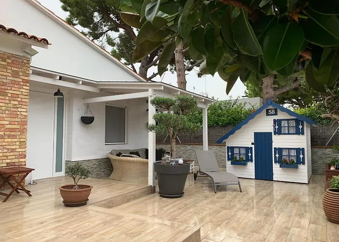 Lovely House Near The Beach
